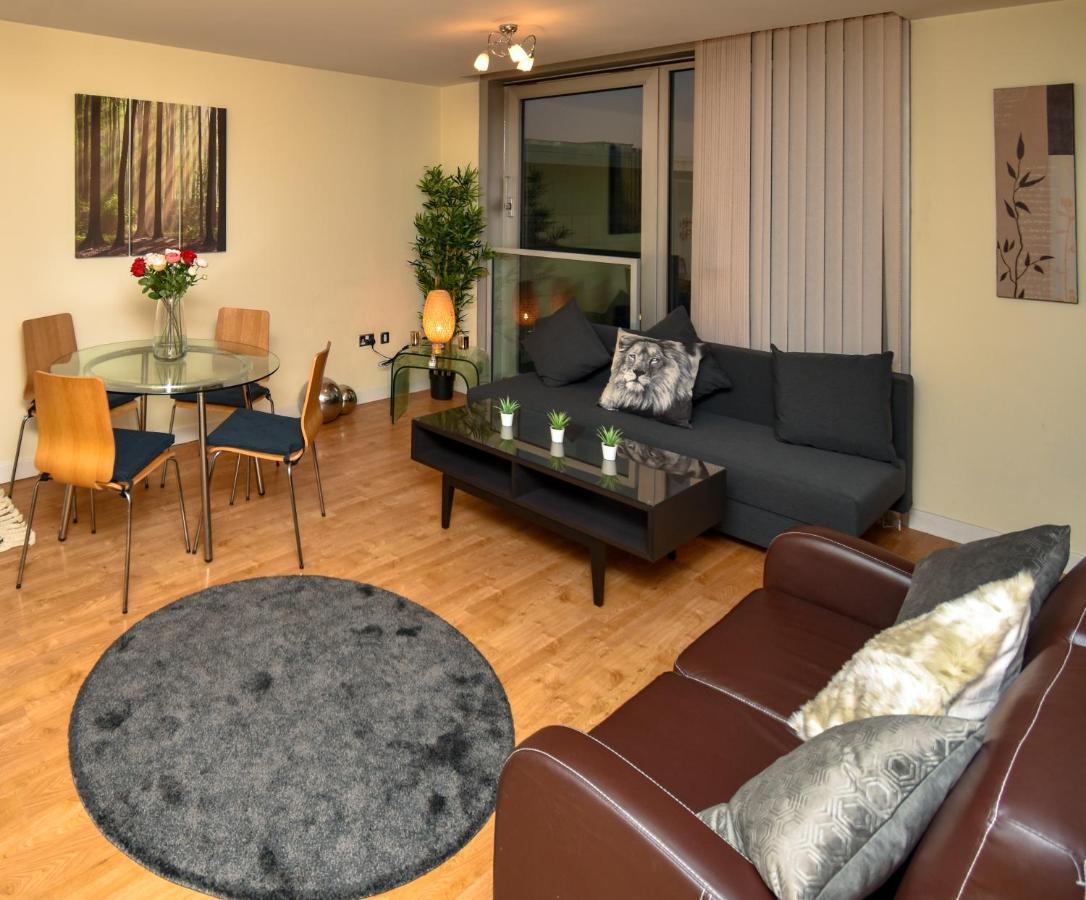 The Hub - Spacious, Bright And Modern With Free Parking Appartamento